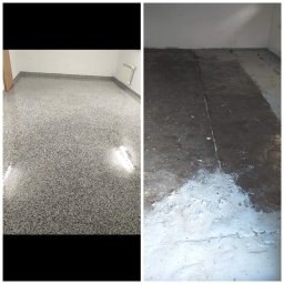 DAMIAN SITEK KAMIENNE DYWANY - Porównanie: Po lewej - szara, drobnoziarnista posadzka w jasnym pokoju z grzejnikiem; po prawej - surowa, ciemna podłoga w trakcie prac wykończeniowych, z widocznymi smugami i resztkami materiałów.