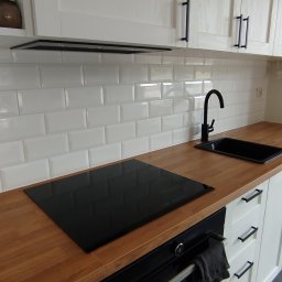 Fix&Finish Robert Tomala - Płytki w kuchni z silikonowaniem.