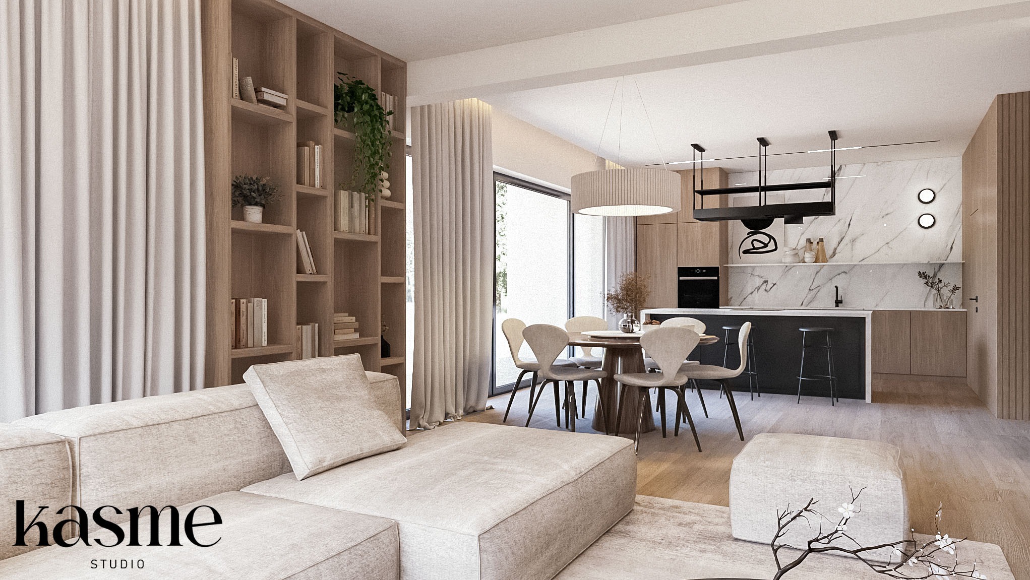 Jasne, przestronne wnętrze z otwartą kuchnią, jadalnią i salonem; drewniany regał z książkami i roślinami, kremowa sofa z poduszkami, okrągły stół jadalny z krzesłami, marmurowa ściana w kuchni...