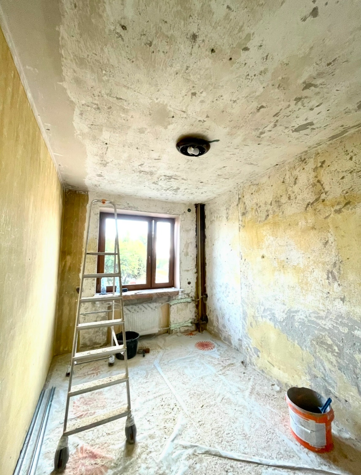 Gierkowska kostka, remont kuchni i pokoju. Stan przed i po. Pozdrawiam Domibud Robert Brzykcy