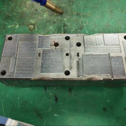 Oferujemy napawanie potrzebne w modyfikacji form wtryskowych . 