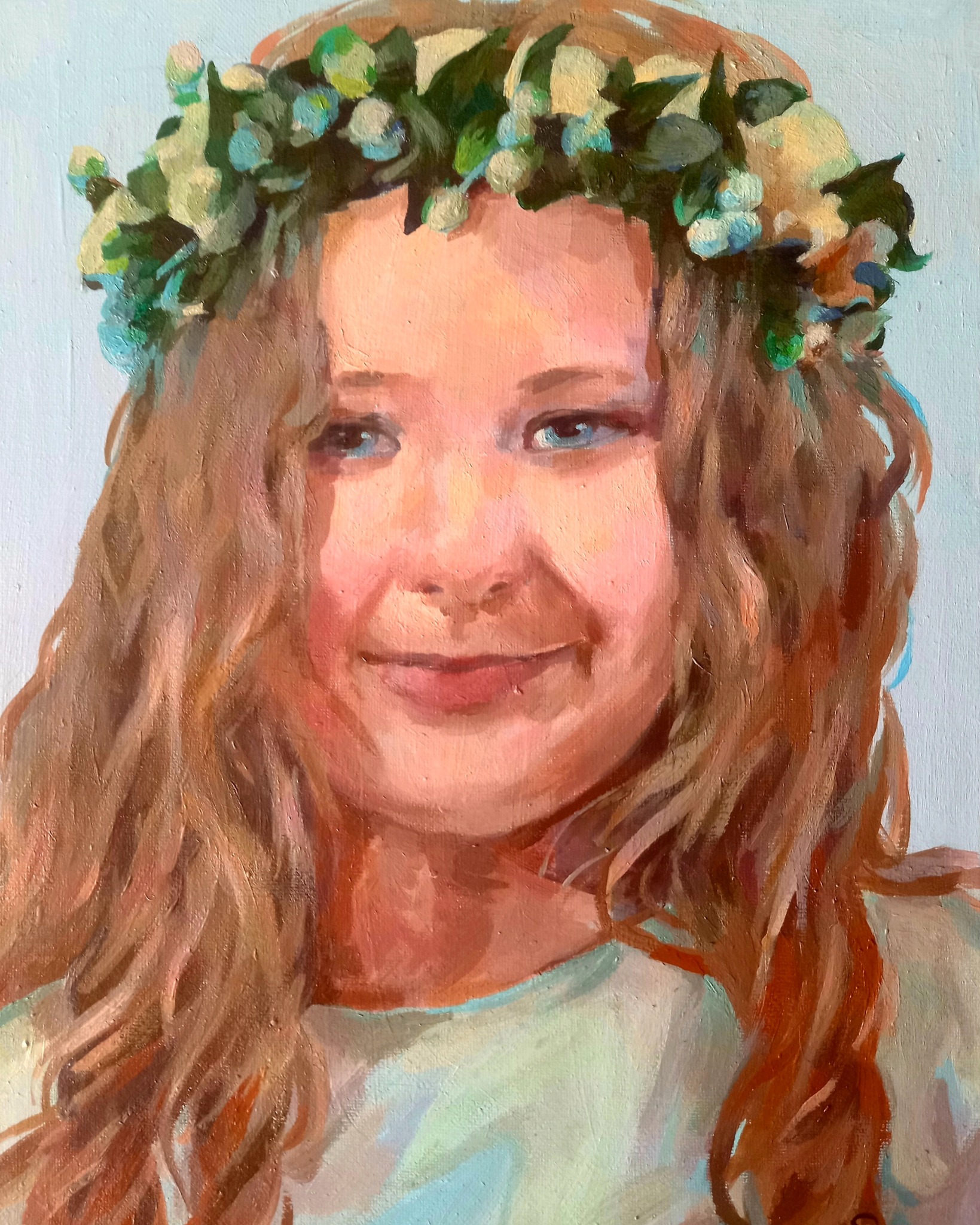 Portret dziewczynki w wianku, wykonany farbami olejnymi na płótnie, z widoczną fakturą pędzla i subtelną grą świateł.