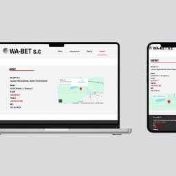 Martyna Waszczykowska - Strona internetowa firmy WA-BET S.C. na laptopie i smartfonie. Sekcja 'Kontakt' z adresem i mapą dojazdu w Prudniku. Widok responsywny na dwóch urządzeniach.
