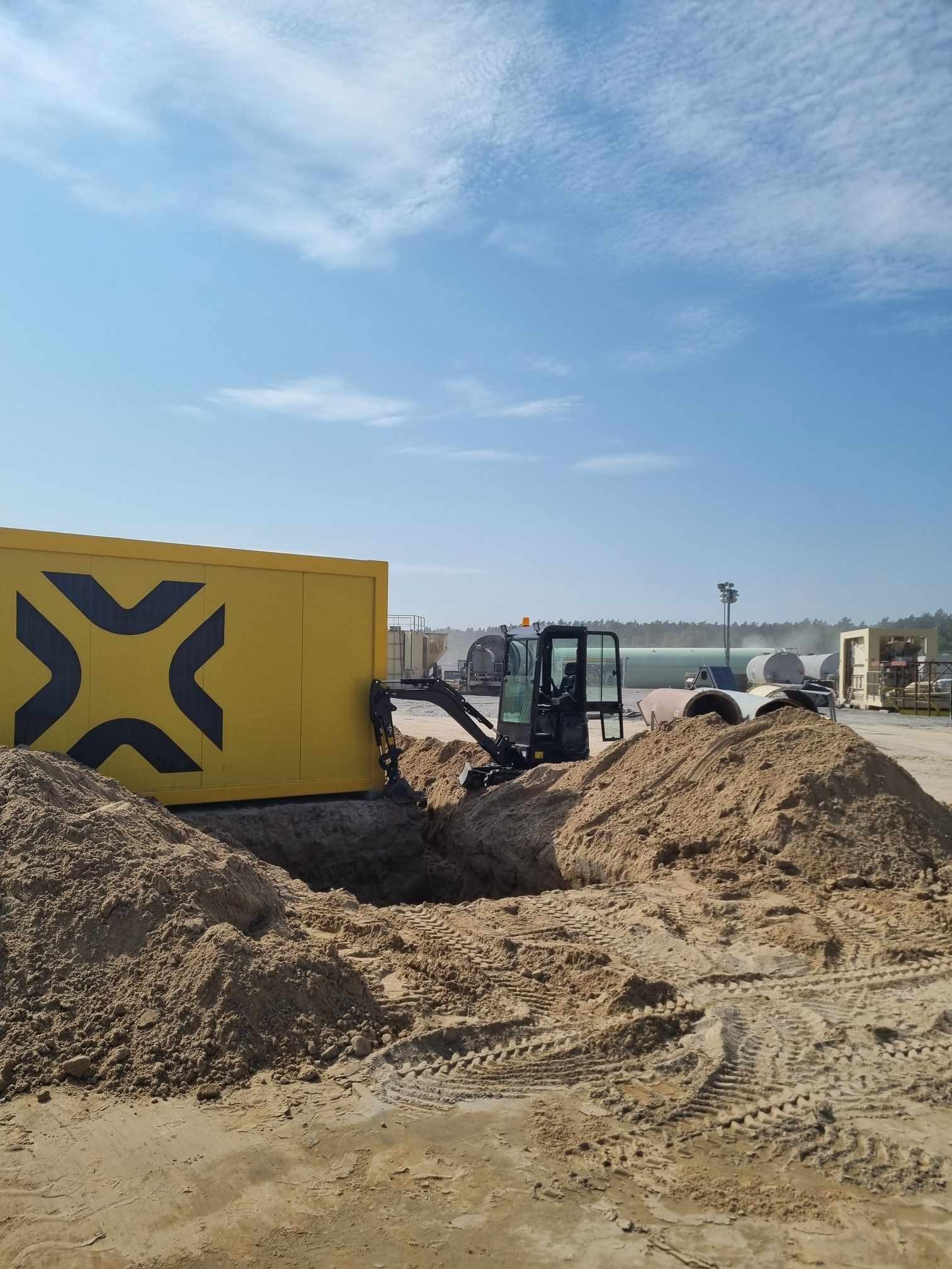 Realizacja wykopu pod szambo betonowe wraz z przyłączem 🔥