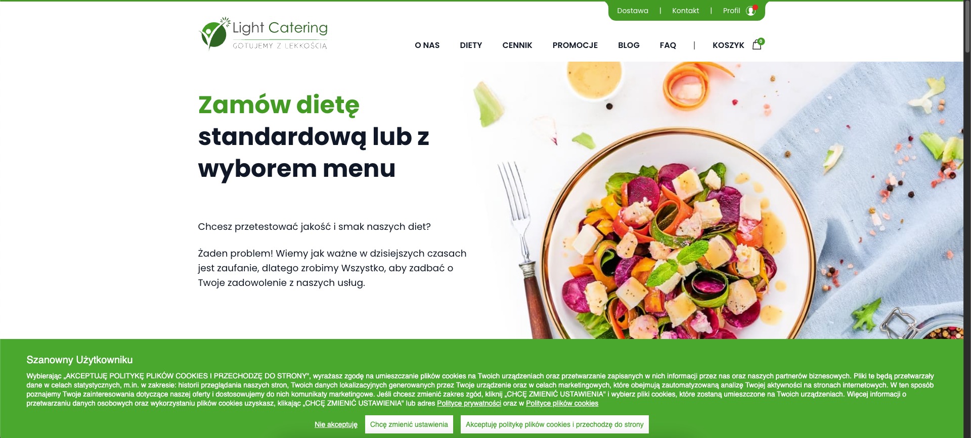 Strona internetowa firmy cateringowej Light Catering z ofertą diet standardowych i z wyborem menu, prezentująca miskę sałatki z burakami, serem i sosem, z widelcem obok.