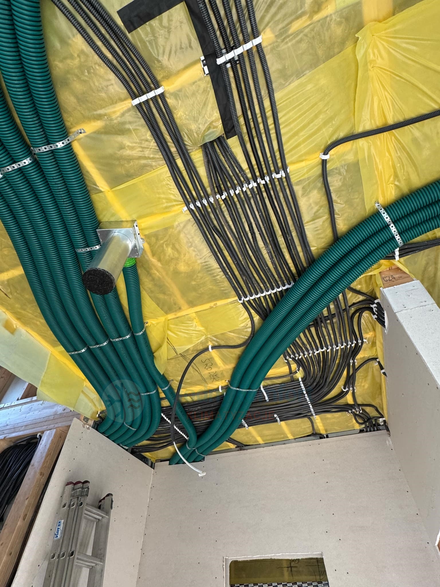 Prowadzenie kanałów rekuperacji.