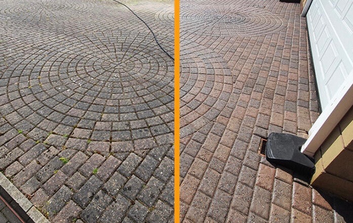 Porównanie kostki brukowej przed i po czyszczeniu, z widoczną różnicą w kolorze i usuniętych zabrudzeniach.