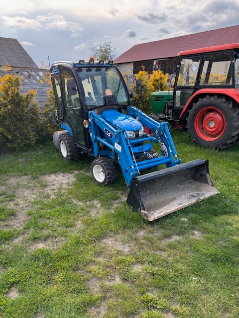 Miniciągnik z ładowaczem