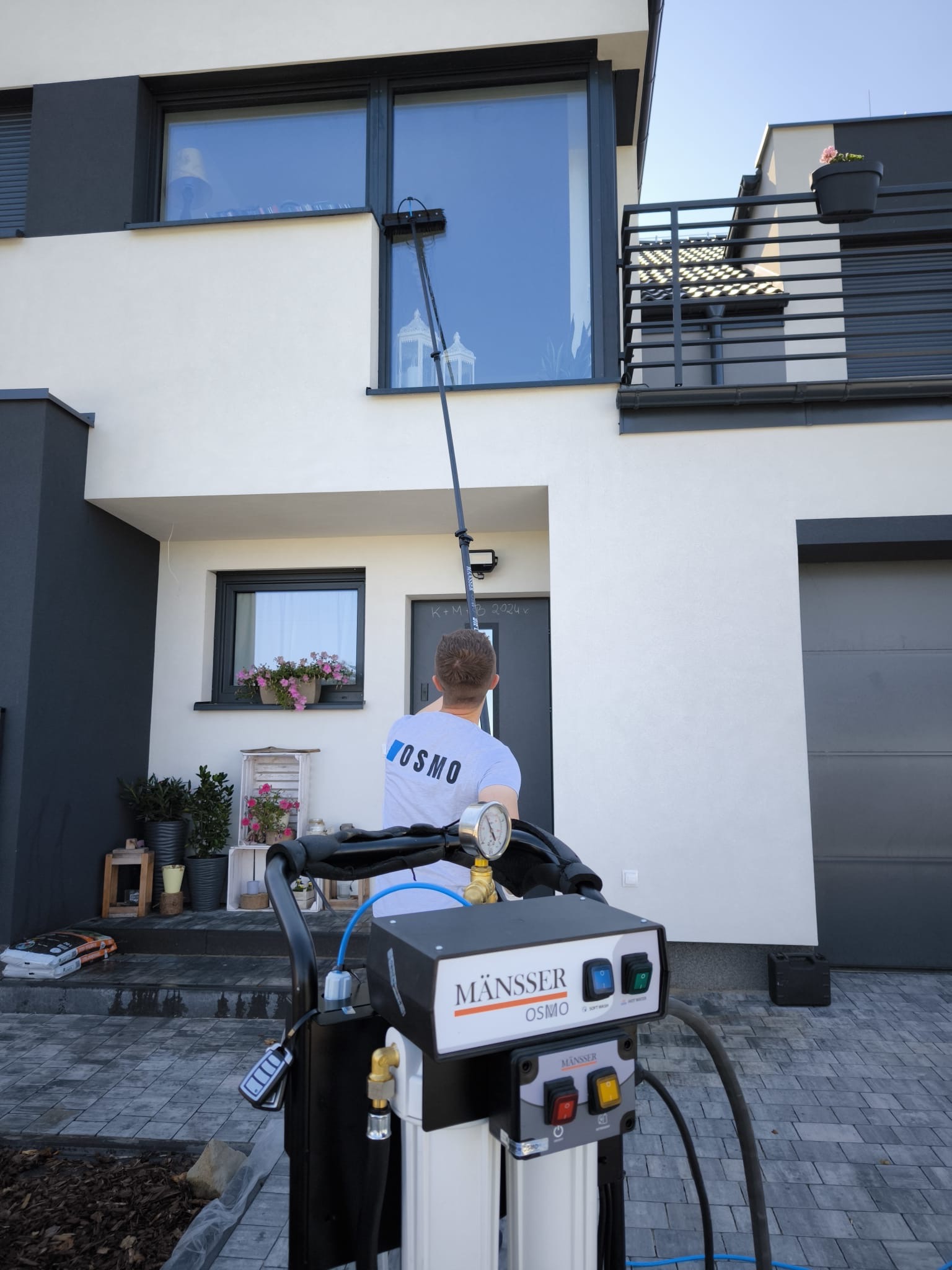 Czyszczenie przeszklenia w budynku dwulokalowym pod Poznaniem