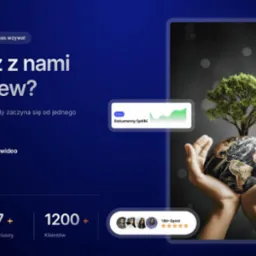 Ilustracja strony internetowej z motywem ekologicznym: dłonie trzymające globus z wyrastającym drzewem, statystyki dotyczące zrealizowanych planów, akcjonariuszy i klientów. Hasło: 'Posadzisz...