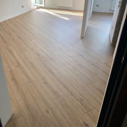 Układanie paneli Warszawa 2