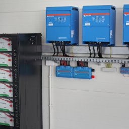 Przykładowa instalacja z wykorzystaniem urządzeń od Victron Energy oraz modułów TAB e.module L5.1 wykonana przez naszych Partnerów.