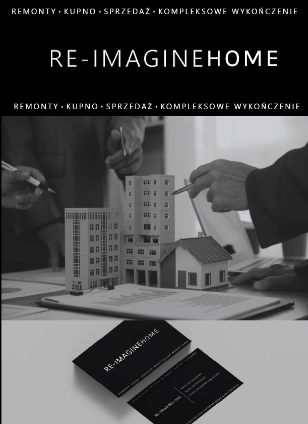 Czarno-białe zdjęcie prezentujące modele budynków (apartamentowiec i dom jednorodzinny) na stole, nad którymi pochylają się osoby z długopisami, sugerujące dyskusję nad projektem, oraz wizytówki...