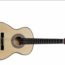 Klasyczna gitara akustyczna z jasnego drewna z ciemną główką i czarnym mostkiem, widoczna na białym tle.