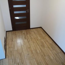 Pogotowie Remontowe Radosław Świderski - Płytki w przedpokoju