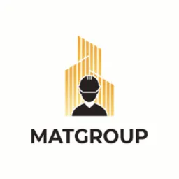 Logo firmy MATGROUP: sylwetka osoby w kasku na tle abstrakcyjnych, pionowych, pomarańczowo-żółtych elementów przypominających budynek.