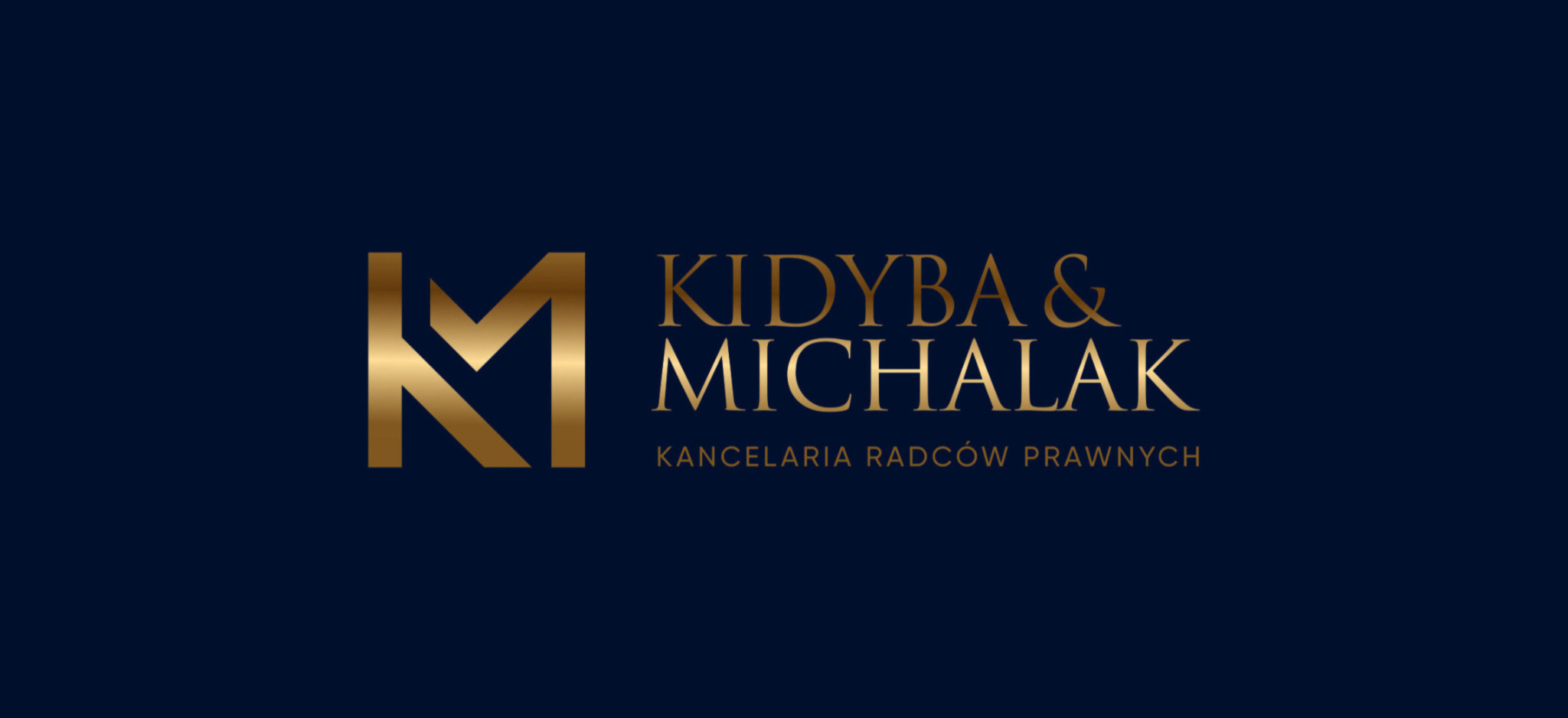 Złote logo kancelarii radców prawnych na granatowym tle, z abstrakcyjnym znakiem graficznym w kształcie litery M i napisem 'Kidyba & Michalak Kancelaria Radców Prawnych'.