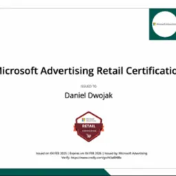Certyfikat Microsoft Advertising Retail Certification wydany dla Daniela Dwojaka, ważny do 4 lutego 2026, z logo Microsoft Advertising i adresem weryfikacyjnym.