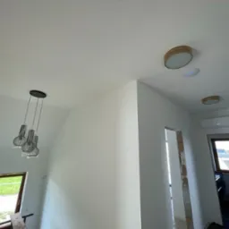 Montaż oświetlenia klatki schodowej i korytarza wraz z punktem dostępowym Internetu