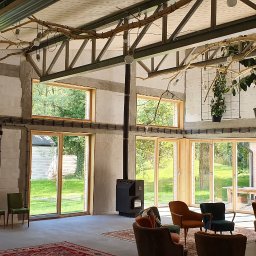 Fasada Windows & Doors - Okna Drewniane, sosnowe w lakierze bezbarwnym. okno Harmonijkowe 6000 mm