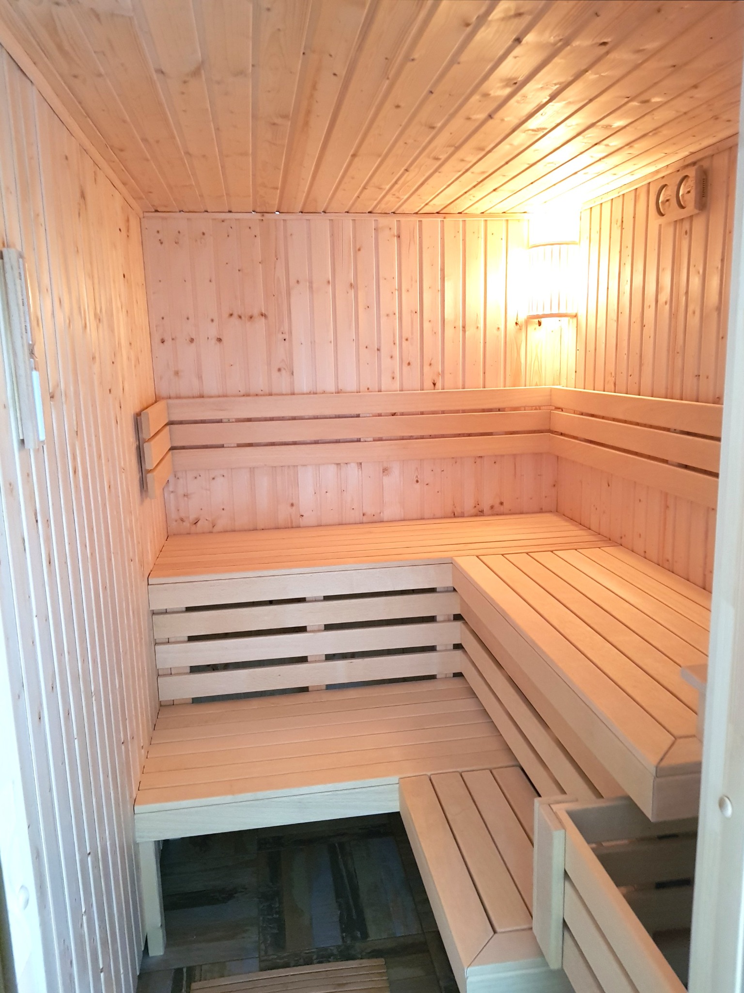 Wykonanie sauny fińskiej wewnętrznej