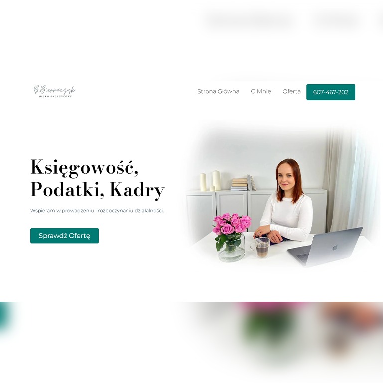 Fragment strony internetowej Pani Beaty Biernaczyk z Leszna, prezentujący nagłówek z logo, menu nawigacyjne i zdjęcie właścicielki siedzącej przy biurku z laptopem, kwiatami i napojem.