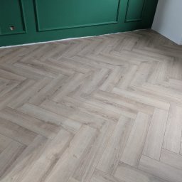 Układanie paneli Łapanów 4