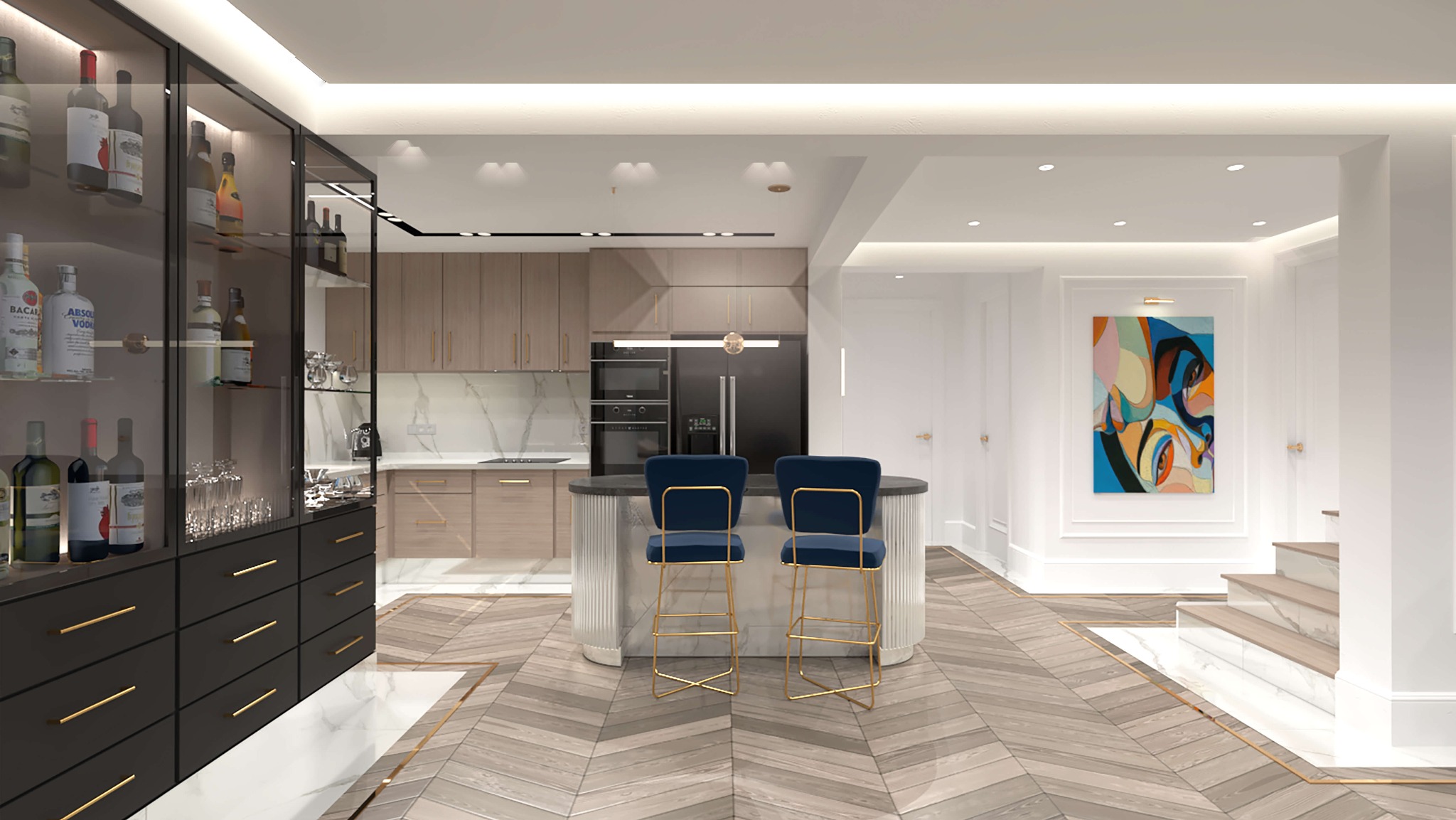 Wnętrze nowoczesnej kuchni z wyspą, dwoma granatowymi hokerami na złotych nogach, zabudową kuchenną z drewnianymi frontami i marmurowym blatem, oraz przeszkloną szafką na alkohol z czarnymi...