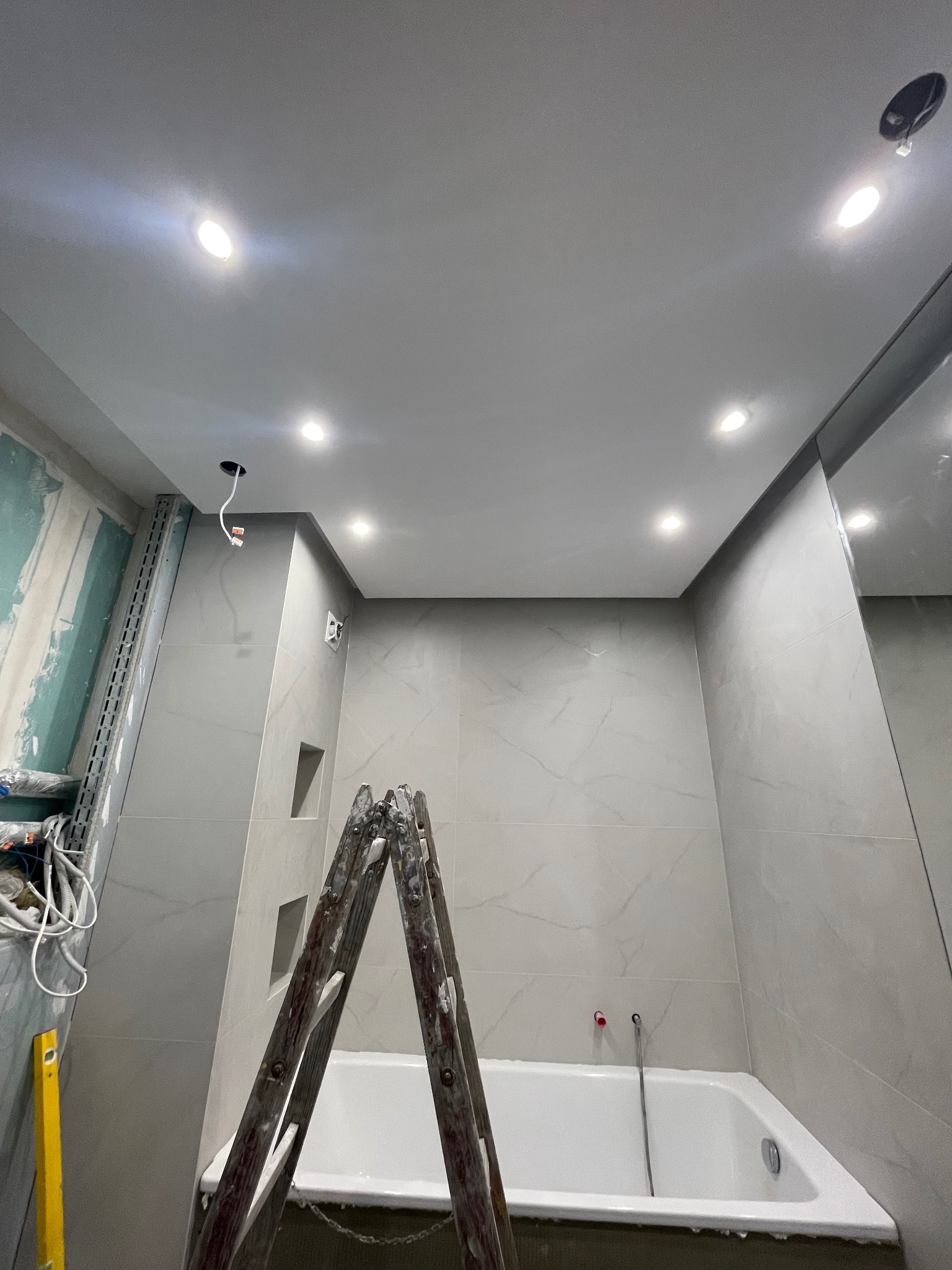 Montaż oświetlenia