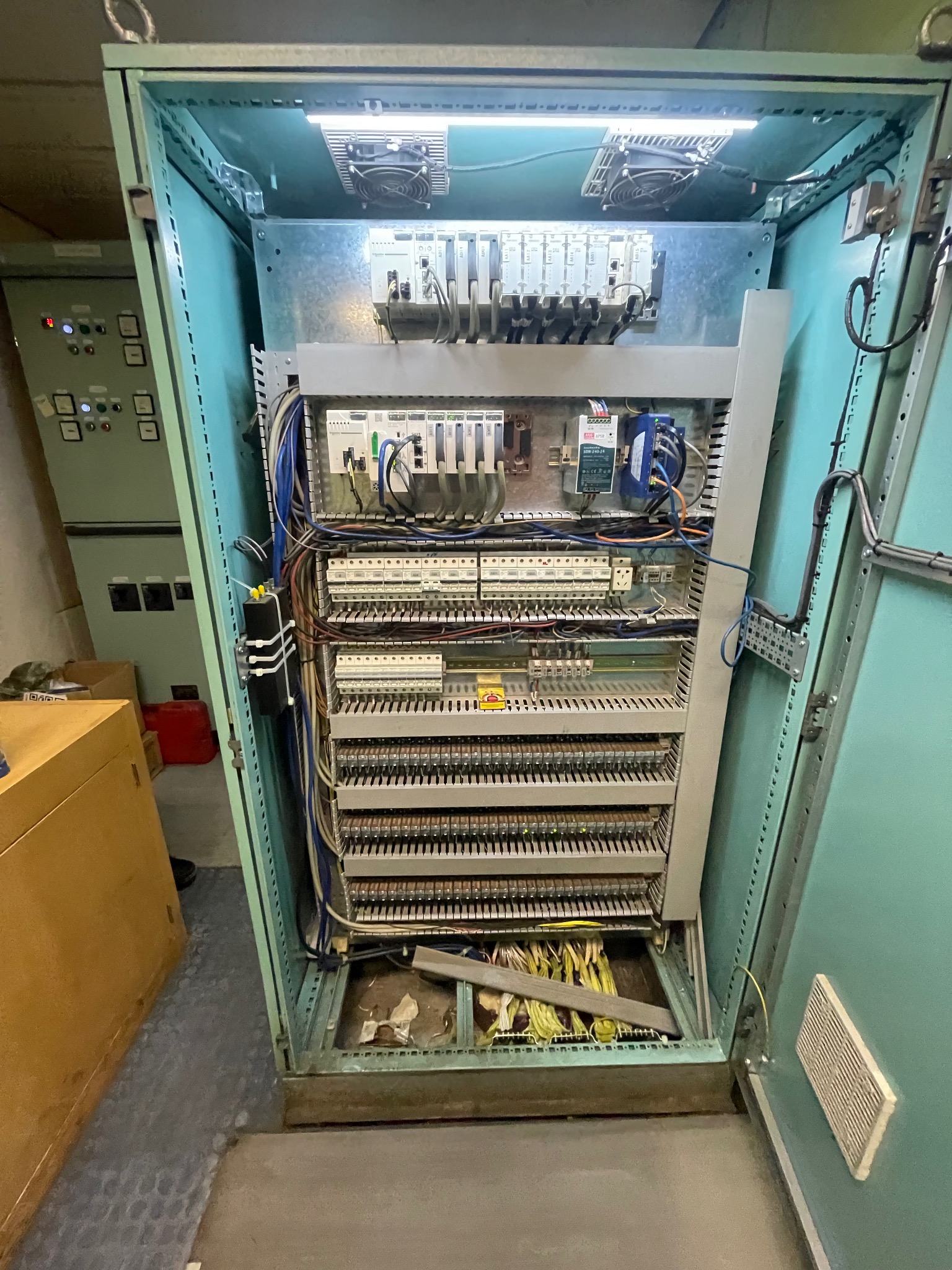 Serwis elektryczny szaf