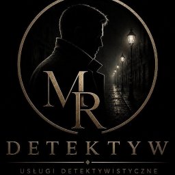 Prywatny detektyw MR - Stylizowana grafika z sylwetką mężczyzny w płaszczu, patrzącego na oświetloną latarniami ulicę, z monogramem 'MR' i napisem 'DETEKTYW'.