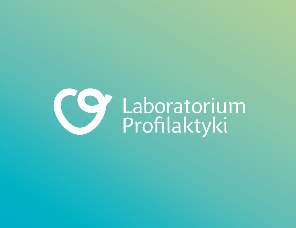 Białe logo 'Laboratorium Profilaktyki' na gradientowym tle w odcieniach błękitu i zieleni. Logo składa się z graficznego symbolu serca z wkomponowaną cyfrą dziewięć.