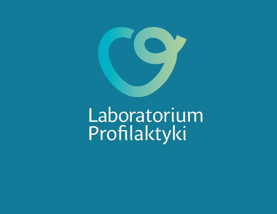 Logo firmy Laboratorium Profilaktyki z gradientem turkusowo-zielonym w kształcie serca-strzałki na jednolitym, ciemnoturkusowym tle.
