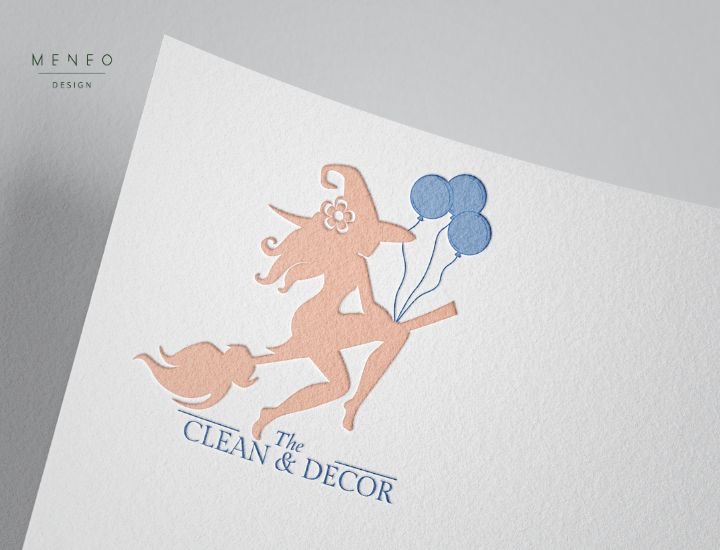 Grafika logo przedstawiająca czarownicę na miotle trzymającą balony, umieszczona na teksturowanym papierze z nazwą firmy 'The Clean & Decor'.