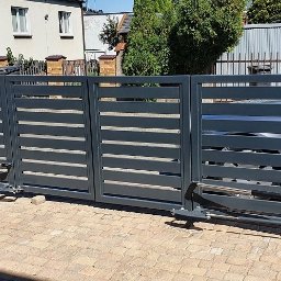 WELDKAM- ŚLUSARSTWO KAMIL PIERONKIEWICZ SPÓŁKA Z OGRANICZONĄ ODPOWIEDZIALNOŚCIĄ - Brama składana