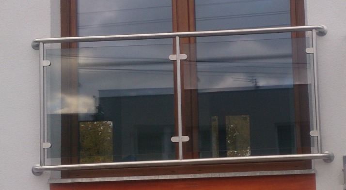 Balustrada stal nierdzewna z szybą zespoloną
