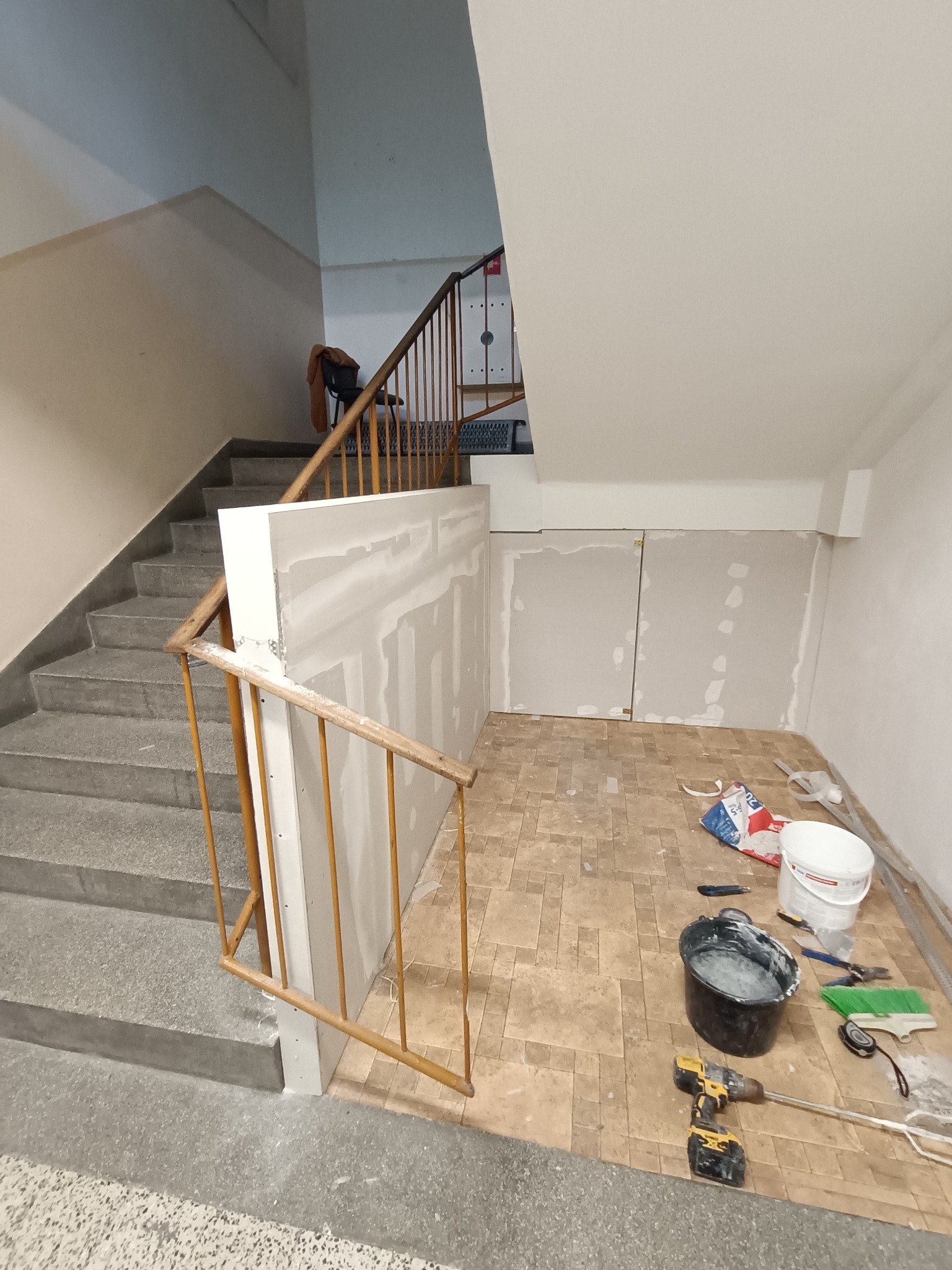 Początek projektu strefa dla dzieci w pizzerii