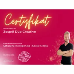 Certyfikat ukończenia szkolenia online z zakresu sztucznej inteligencji i social mediów dla Zespołu Duo Creative, sygnowany przez Dawida Pasternaka, na różowym tle z wizerunkiem uśmiechniętego...