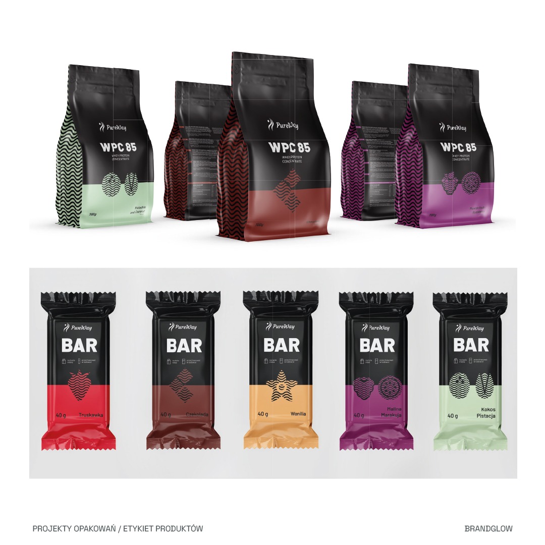 Wizualizacja projektów opakowań proteinowych batonów i proszków w różnych wariantach smakowych, prezentująca estetyczny design z użyciem czerni i intensywnych kolorów odpowiadających smakom.