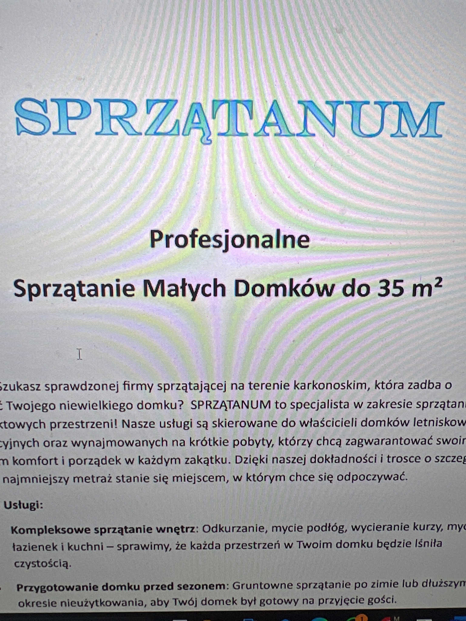Tekst reklamy firmy Sprzątanum oferującej profesjonalne sprzątanie małych domków do 35 m2, z kompletnym sprzątaniem wnętrz i przygotowaniem domku przed sezonem.