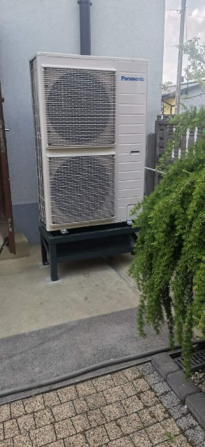 Montaż PC Panasonic T-CAP 9kW w Radomsku na zdjęciu jednostka zewnętrzna.
