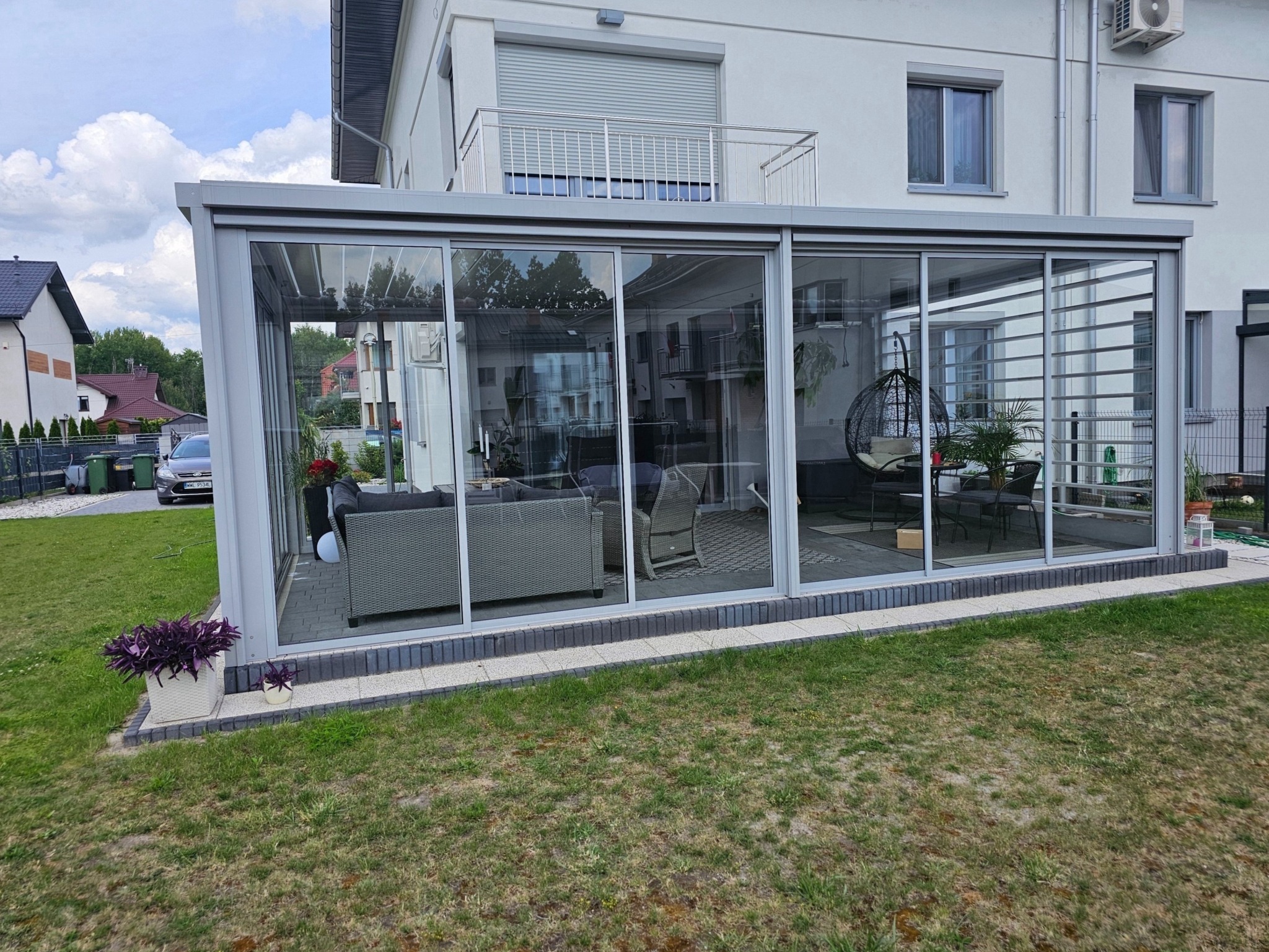 Zadaszenie lamelowe wraz z zabudową ze szkła