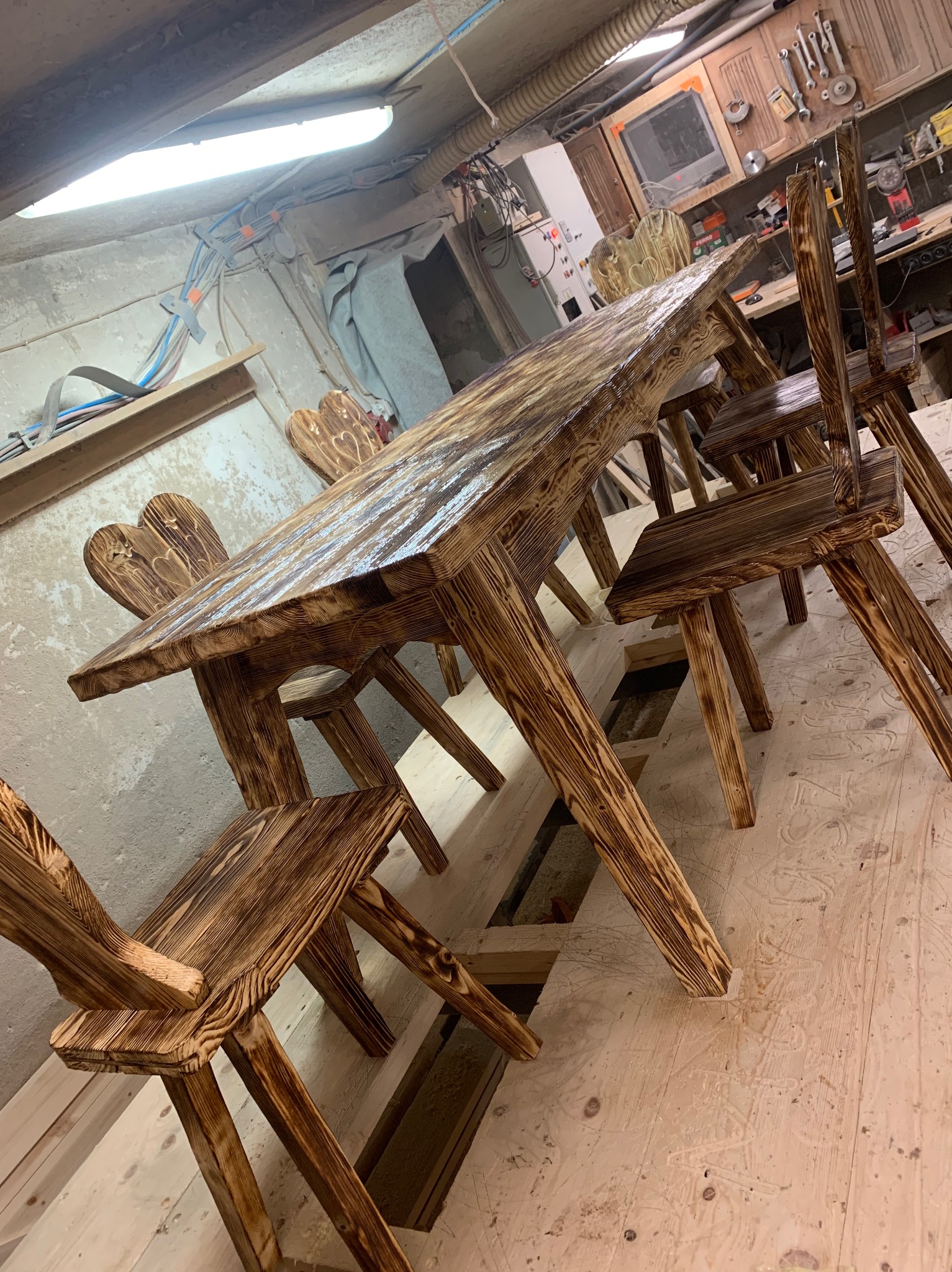 Komplety stół plus krzesła