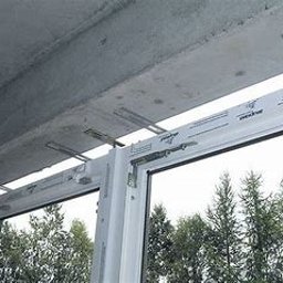 montaz okien w warstwie ocieplenia