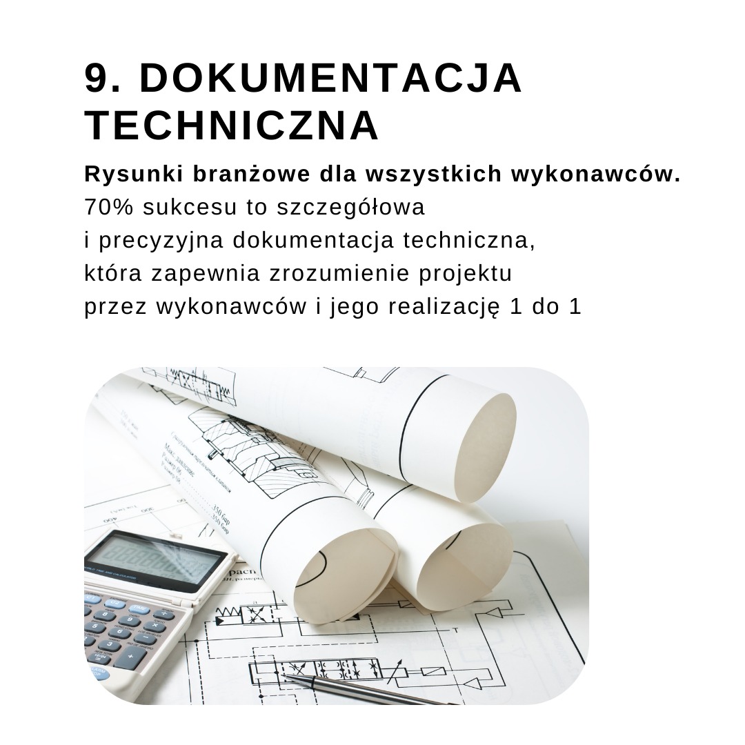 Dokumentacja techniczna z rysunkami branżowymi, kalkulator i ołówek na białym tle, widoczne zwinięte plany.
