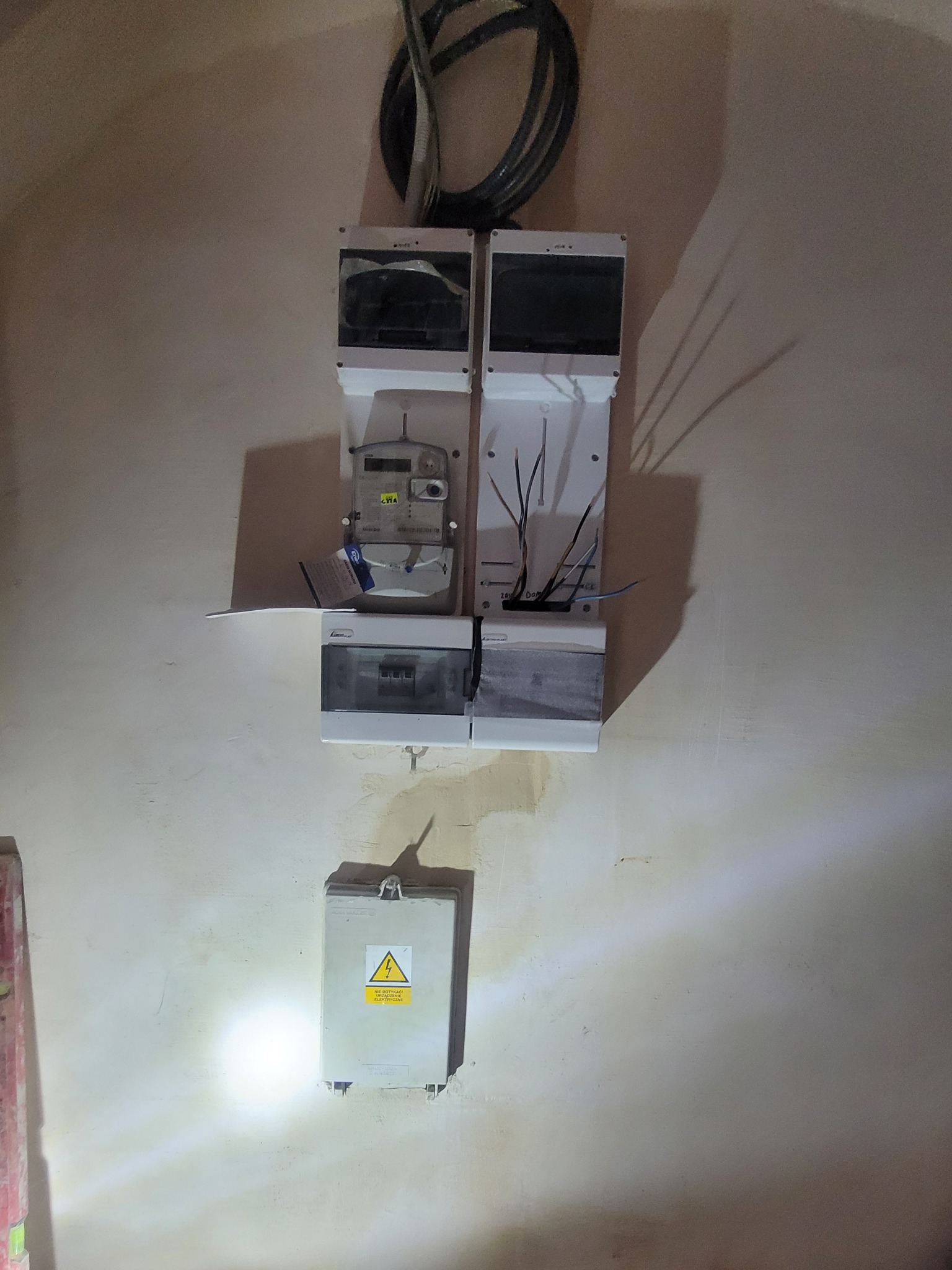 Tablica licznikowa wraz z zabezpieczeniem. Przygotowanie pod nowy licznik