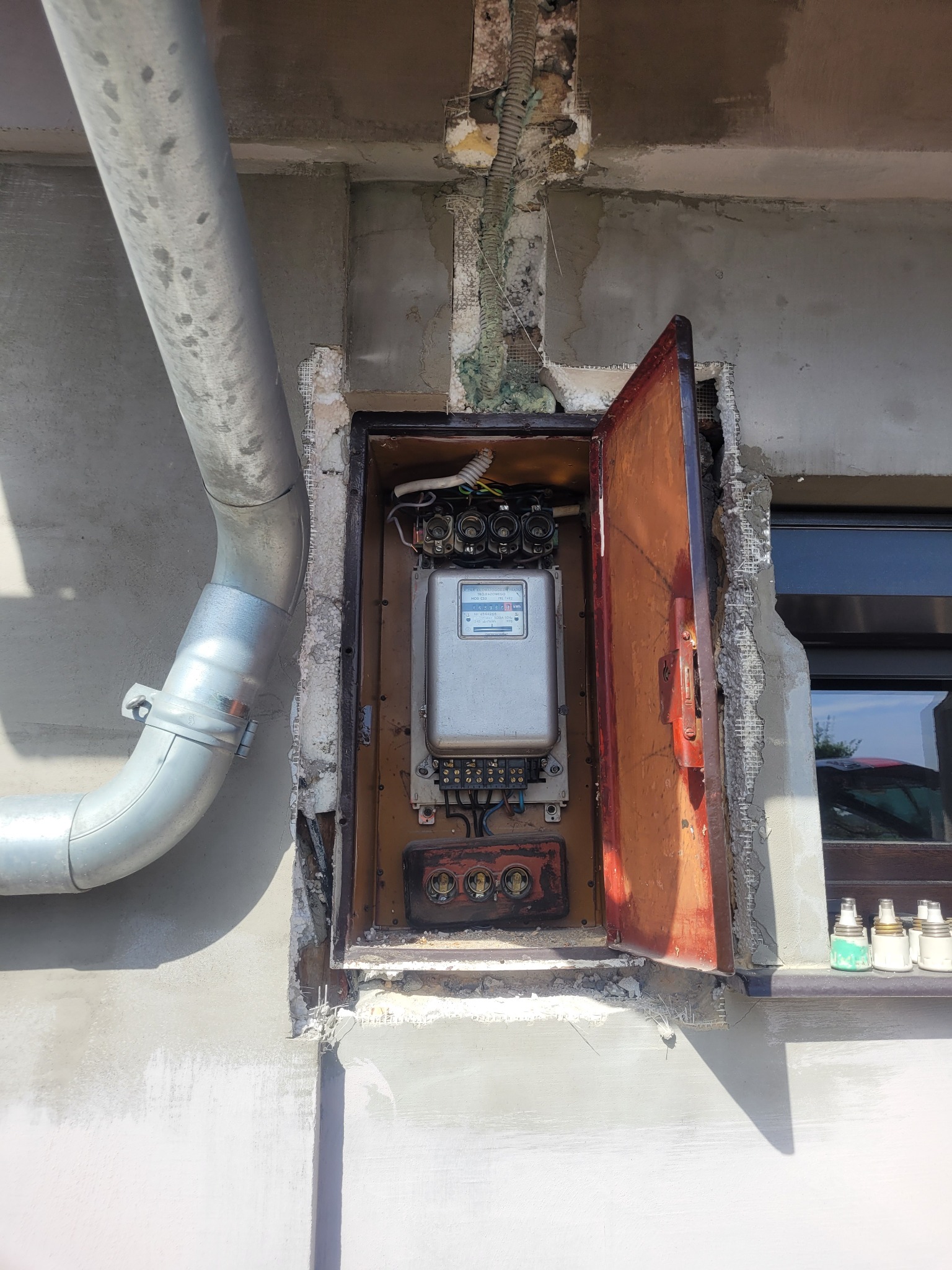 Stara skrzynka licznikowa