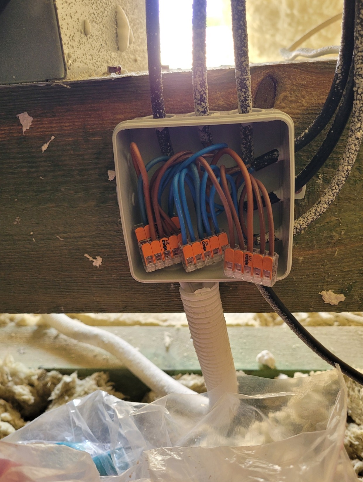 Nie ma to jak WAGO ;)