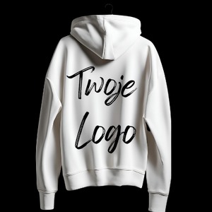 Biała bluza z kapturem zawieszona na wieszaku na czarnym tle, z napisem 'Twoje Logo' wykonanym czarną, kaligraficzną czcionką na plecach.