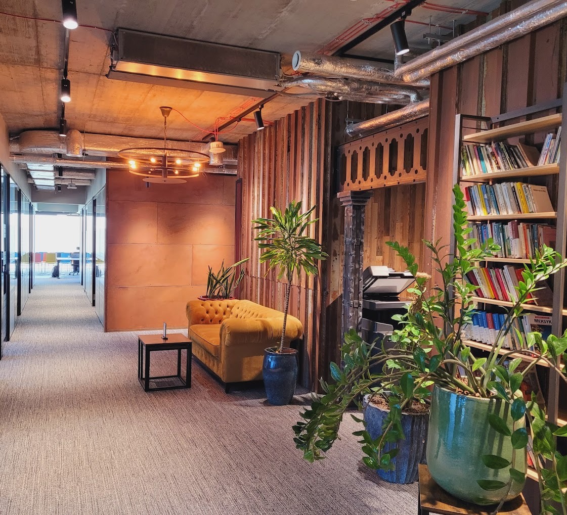 Zapraszamy do komfortowych wnętrz kancelarii przy ul. Wadowickiej w Krakowie.